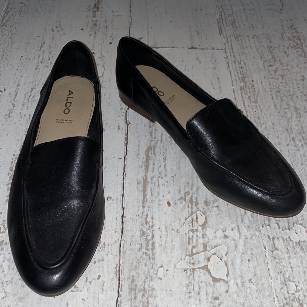 $10 ALDO leather dress loafers. Size: 6
